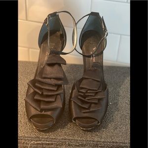 Nina Satin heels with bows. Black size 5.5. Peep toe, ankle strap